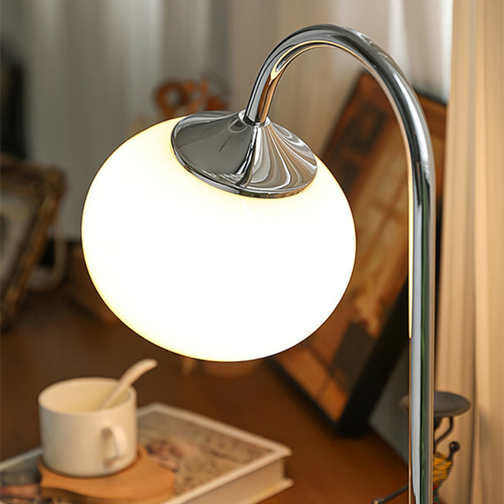 Marshmallow | Bordlampe i metal og glas