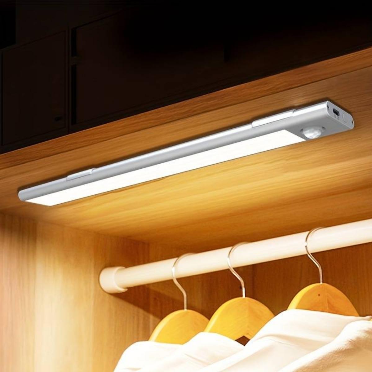 Trådløst LED-Lys med Sensor - 3 Lysfarver, USB Opladelig, Nem Installation