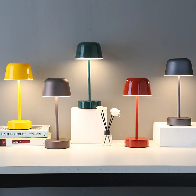 Bærbar Ledningsfri Genopladelig Jernbordlampe - Dæmpbar, 3600 mAh Batteri