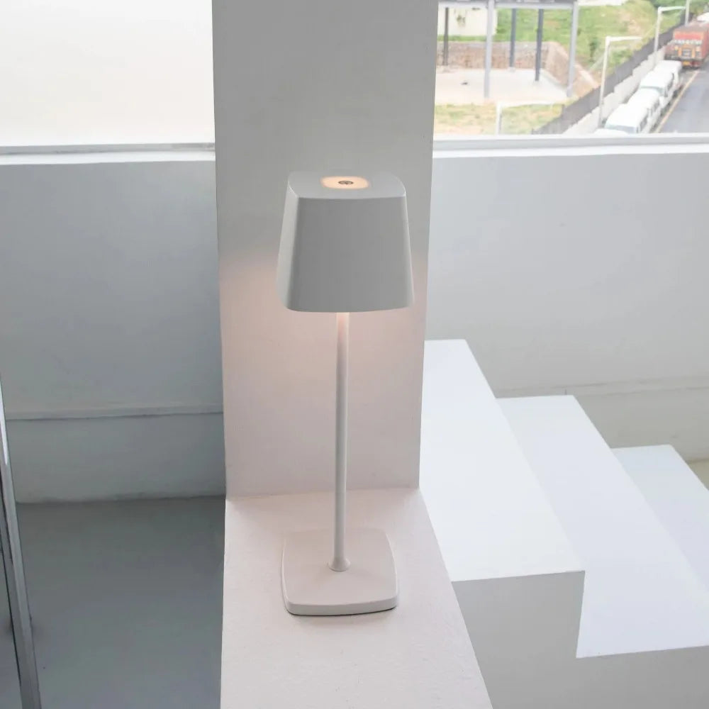 Ledningsfri Bordlampe | USB Genopladelig | 5200mAh | 20t Driftstid | 3000K Varm