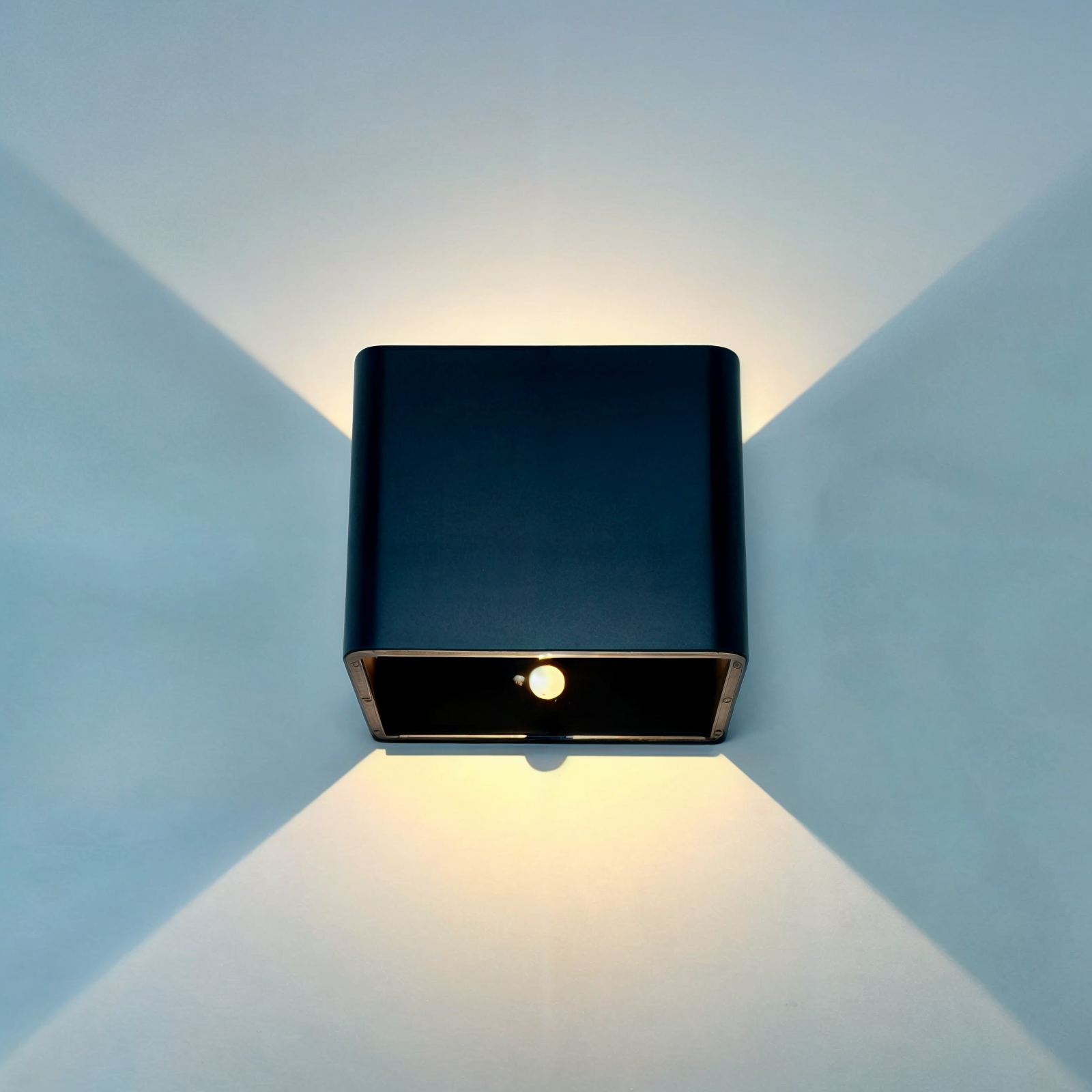Moderne Batteridrevet Væglampe - LED, USB Genopladelig, Bevægelsessensor