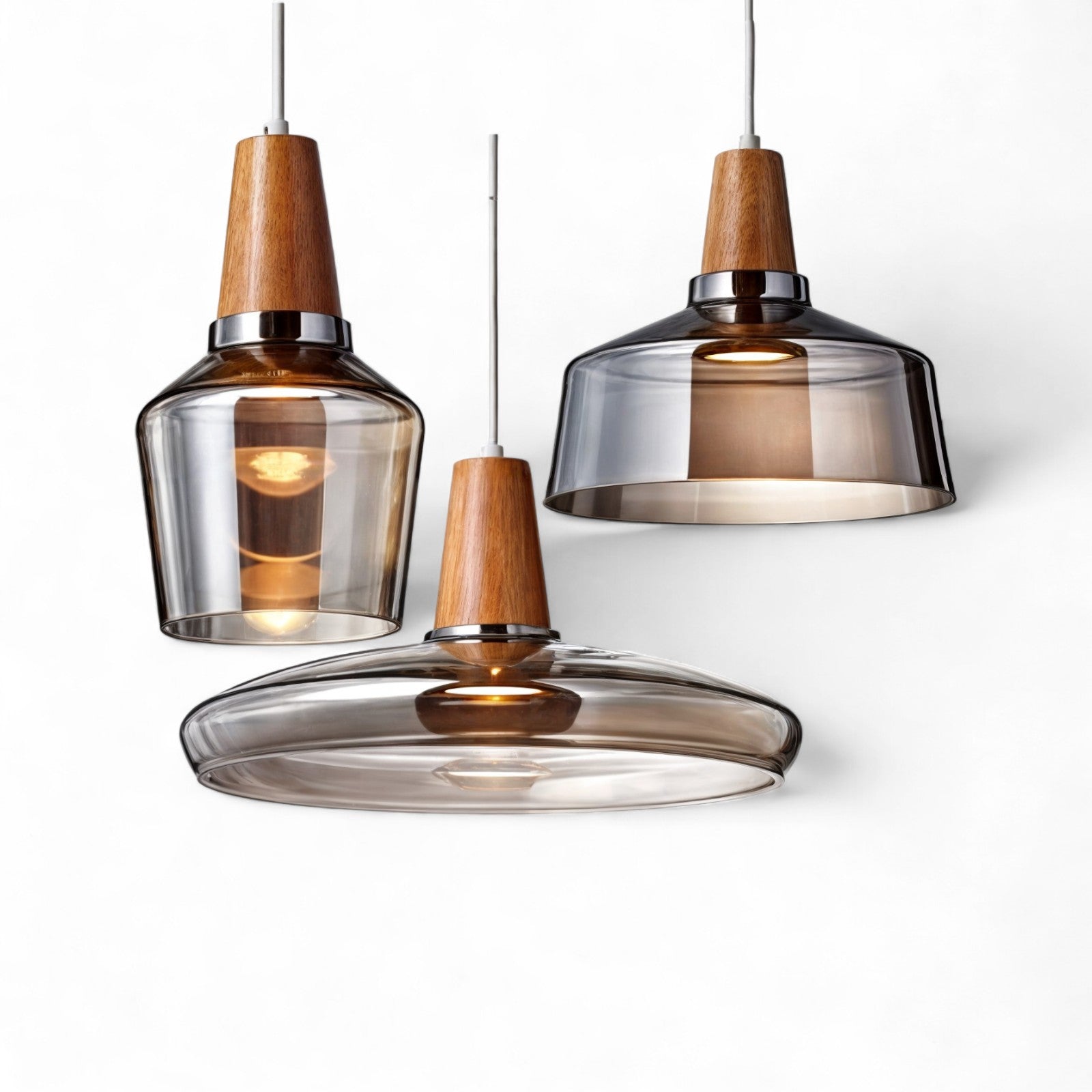 Moderne nordiske glaslamper - Klare og ravfarvede pendler med træfod, E27 LED