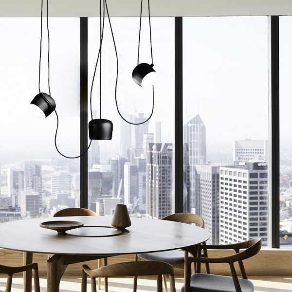 Moderne jerndesign, E27-sokkel, LED-kompatibel, semi-indbygget, metalskærm øverst/underst, 220-240V, 40W, CCC/CE-certificeret, sort/hvid