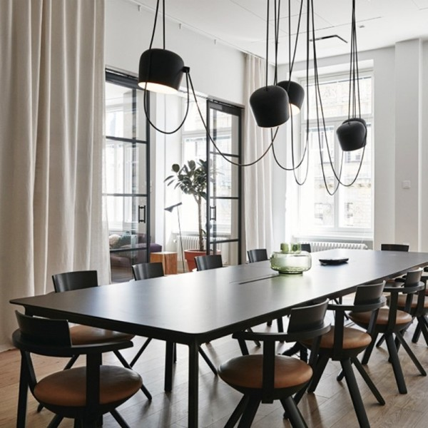 Moderne jerndesign, E27-sokkel, LED-kompatibel, semi-indbygget, metalskærm øverst/underst, 220-240V, 40W, CCC/CE-certificeret, sort/hvid
