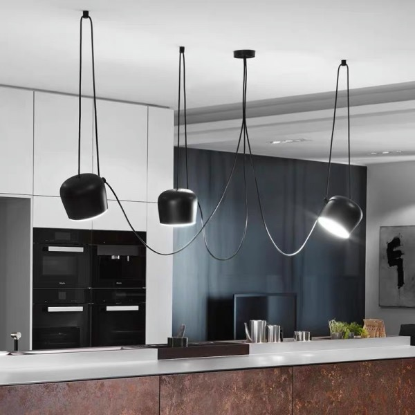 Moderne jerndesign, E27-sokkel, LED-kompatibel, semi-indbygget, metalskærm øverst/underst, 220-240V, 40W, CCC/CE-certificeret, sort/hvid