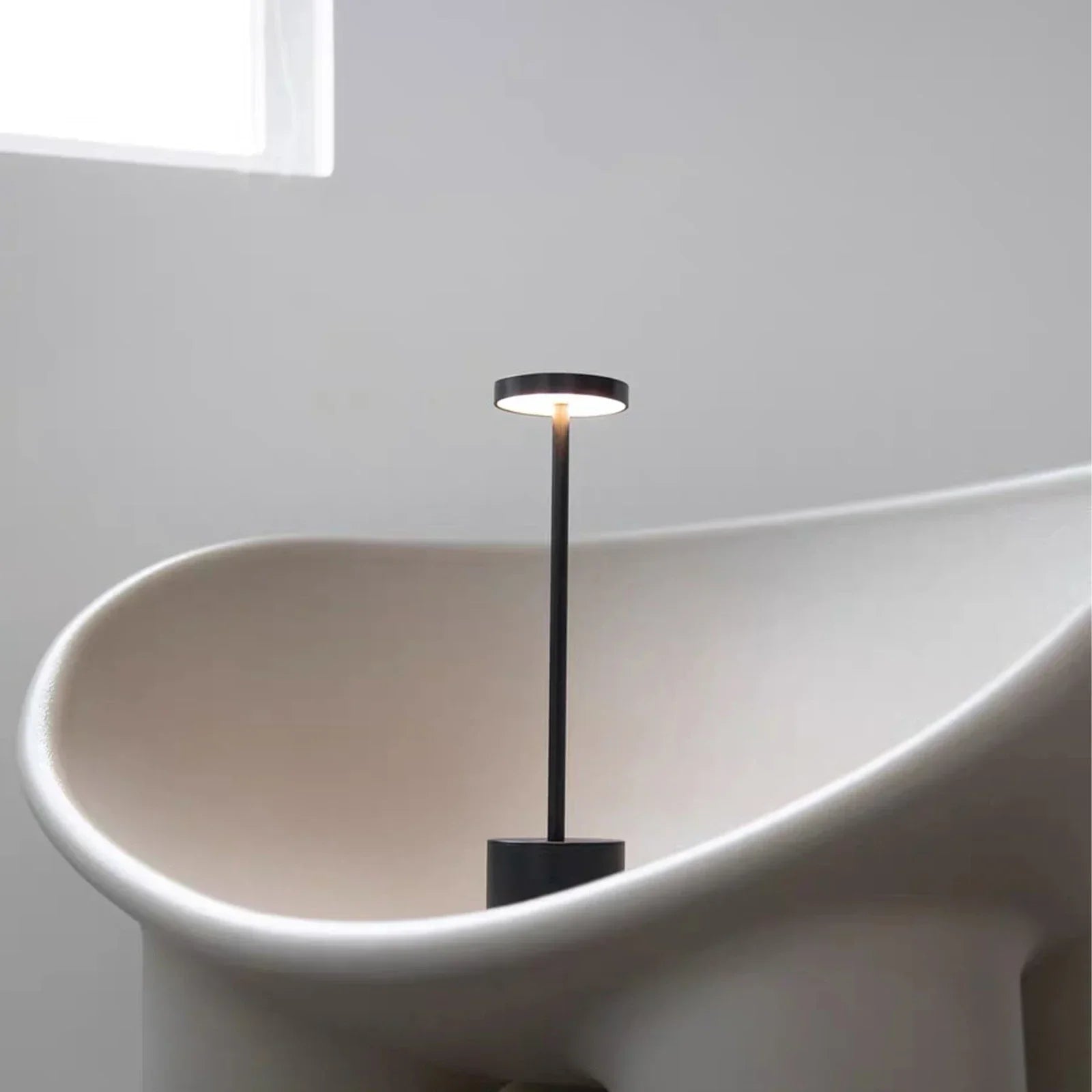 LoraGlow | Luksuriøs og moderne genopladelig lampe