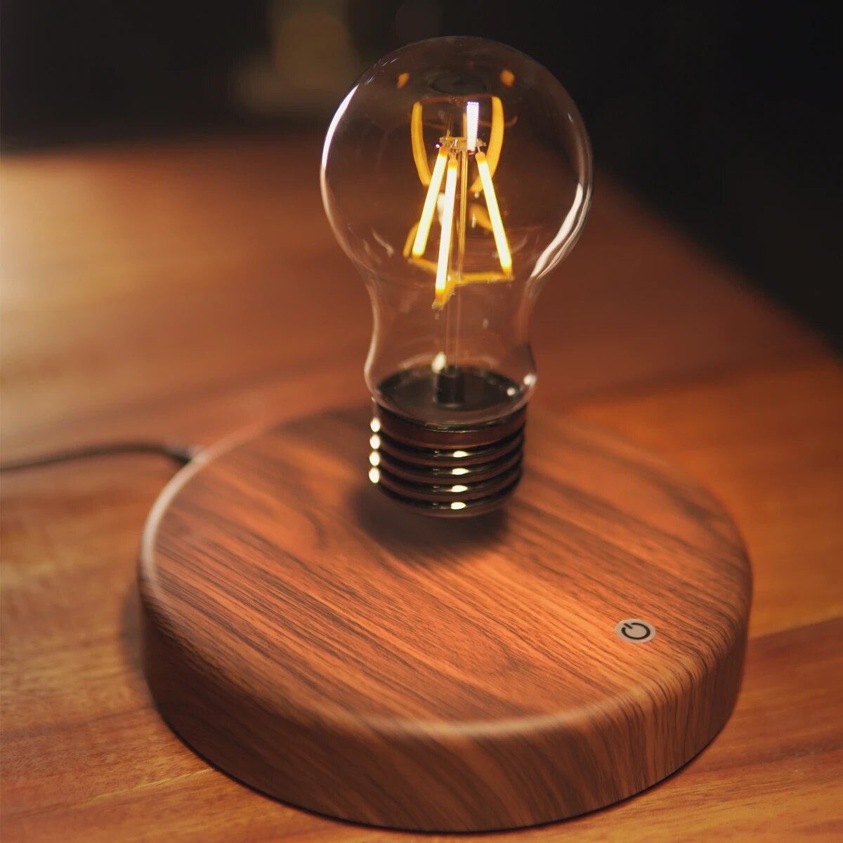 Svævende Tesla-Skrivebordslampe - 360° Drejelig LED, Magnetisk Ophæng, Touch