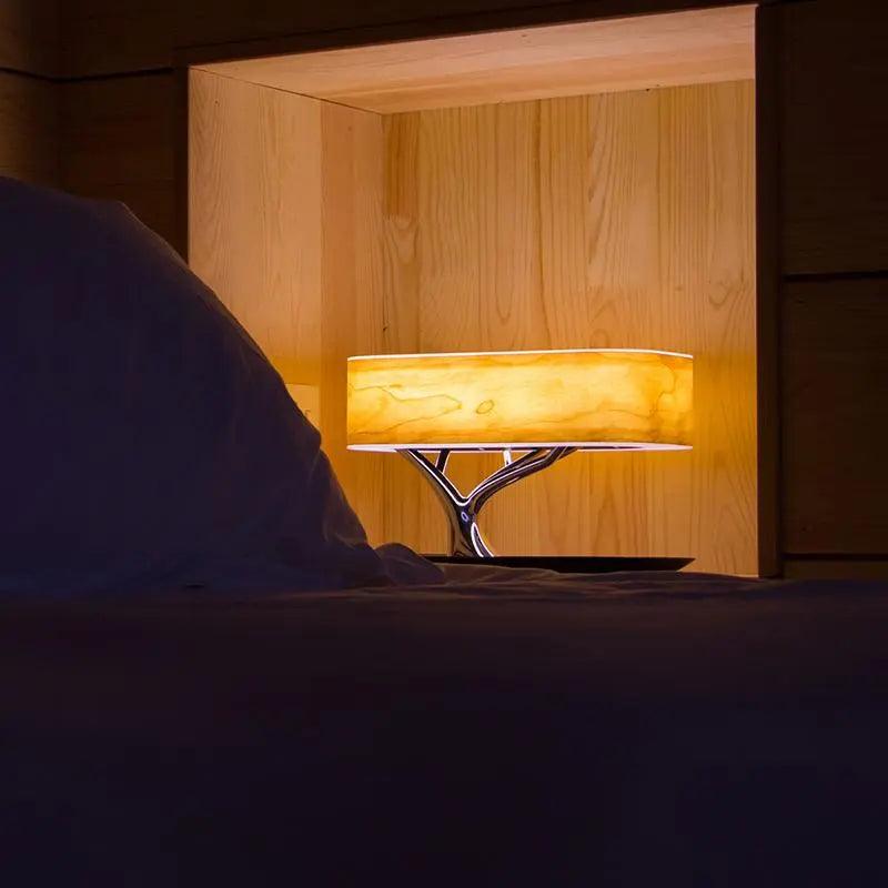 Moderne bordlampe med skærm i kirsebærtræ, justerbar lysstyrke, trådløs opladning, LED, touch control