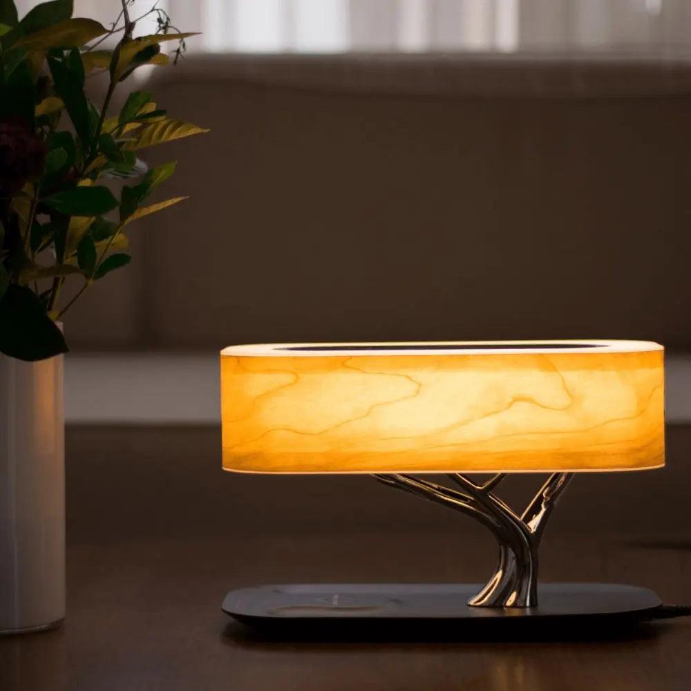 Moderne bordlampe med skærm i kirsebærtræ, justerbar lysstyrke, trådløs opladning, LED, touch control