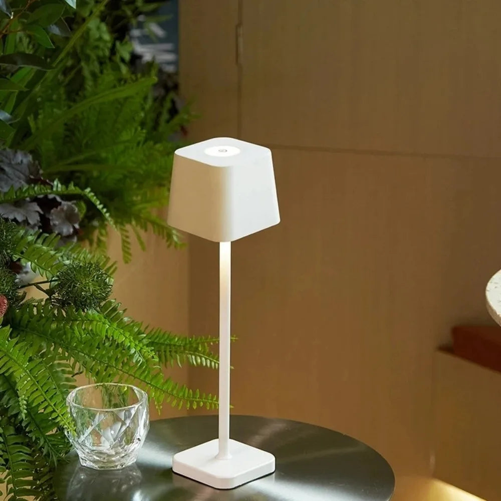 Ledningsfri Bordlampe | USB Genopladelig | 5200mAh | 20t Driftstid | 3000K Varm
