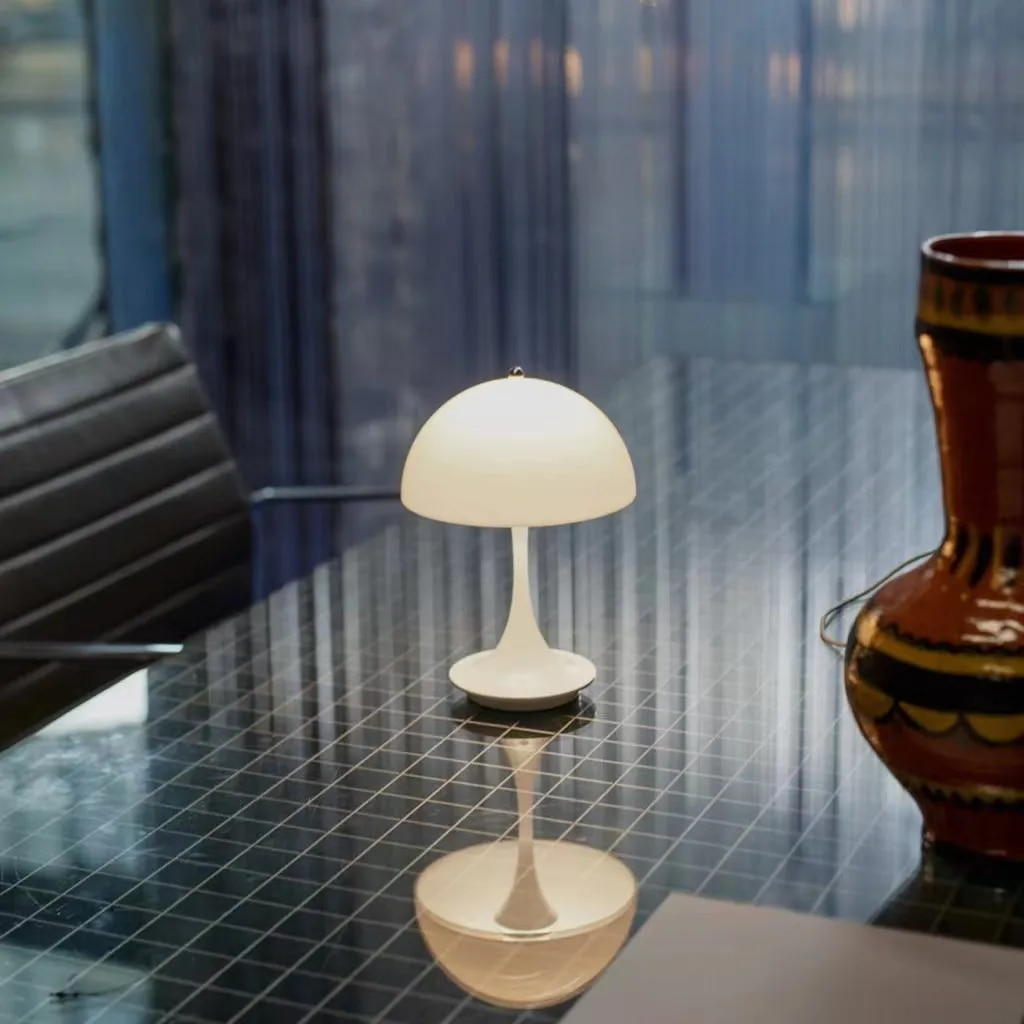 Moderne Mushroom Mimic LED-Bordlampe - 2W, Justerbar 3000K-6000K, Touch