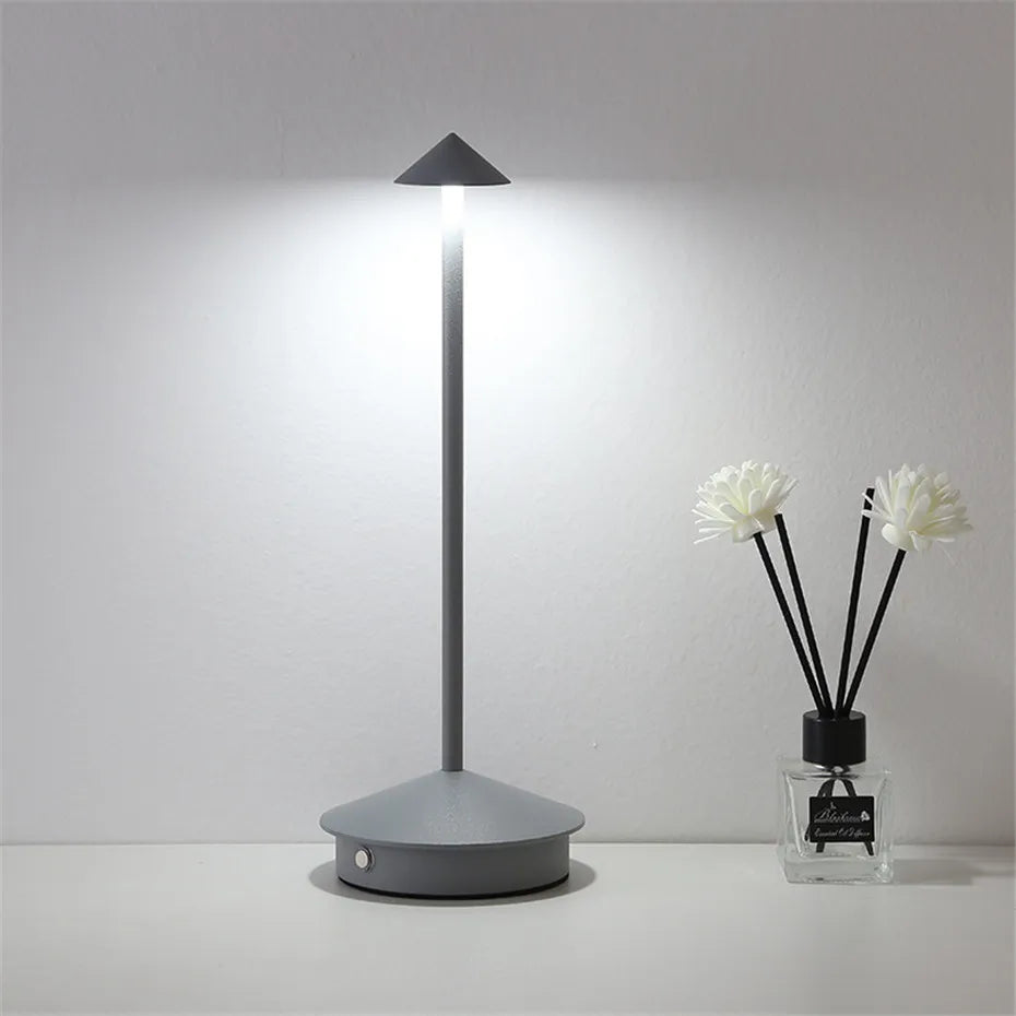 LightGleam | Unik ledningsfri bordlampe