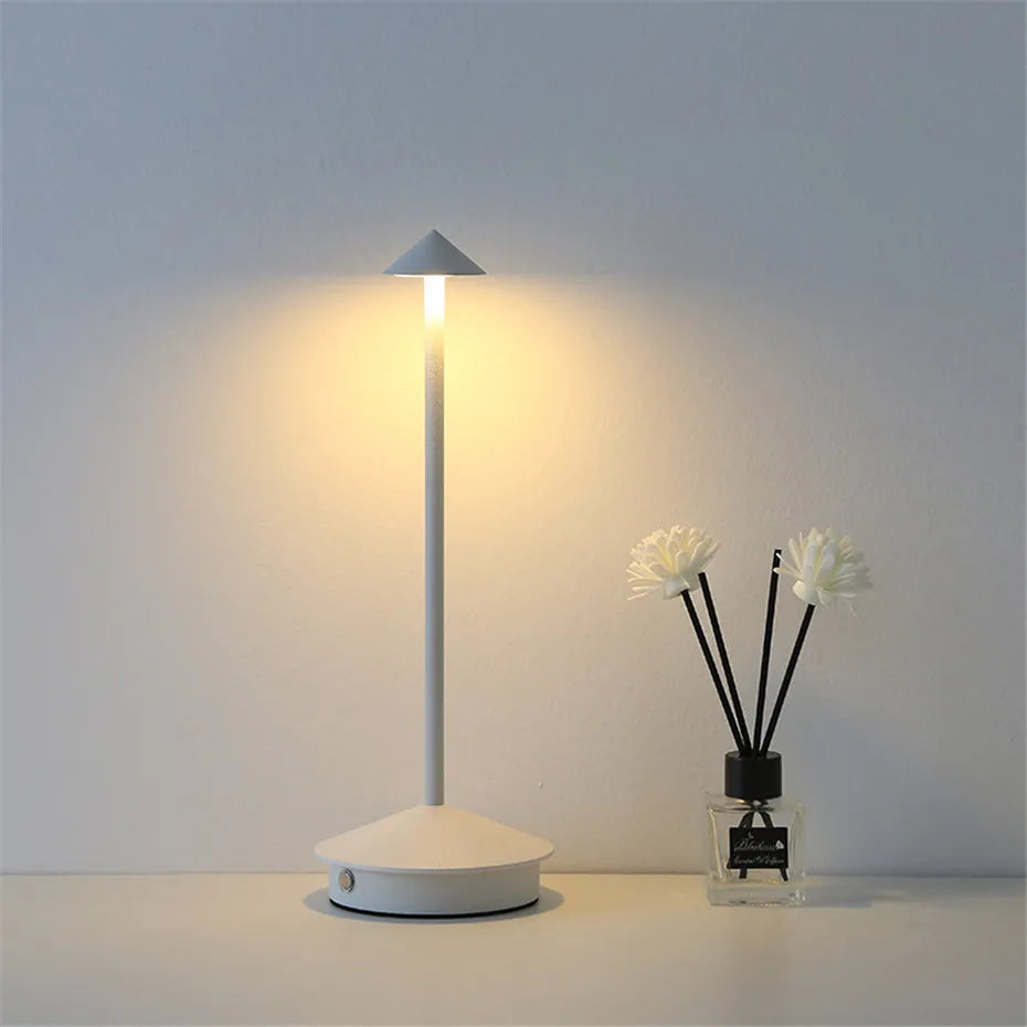 LightGleam | Unik ledningsfri bordlampe