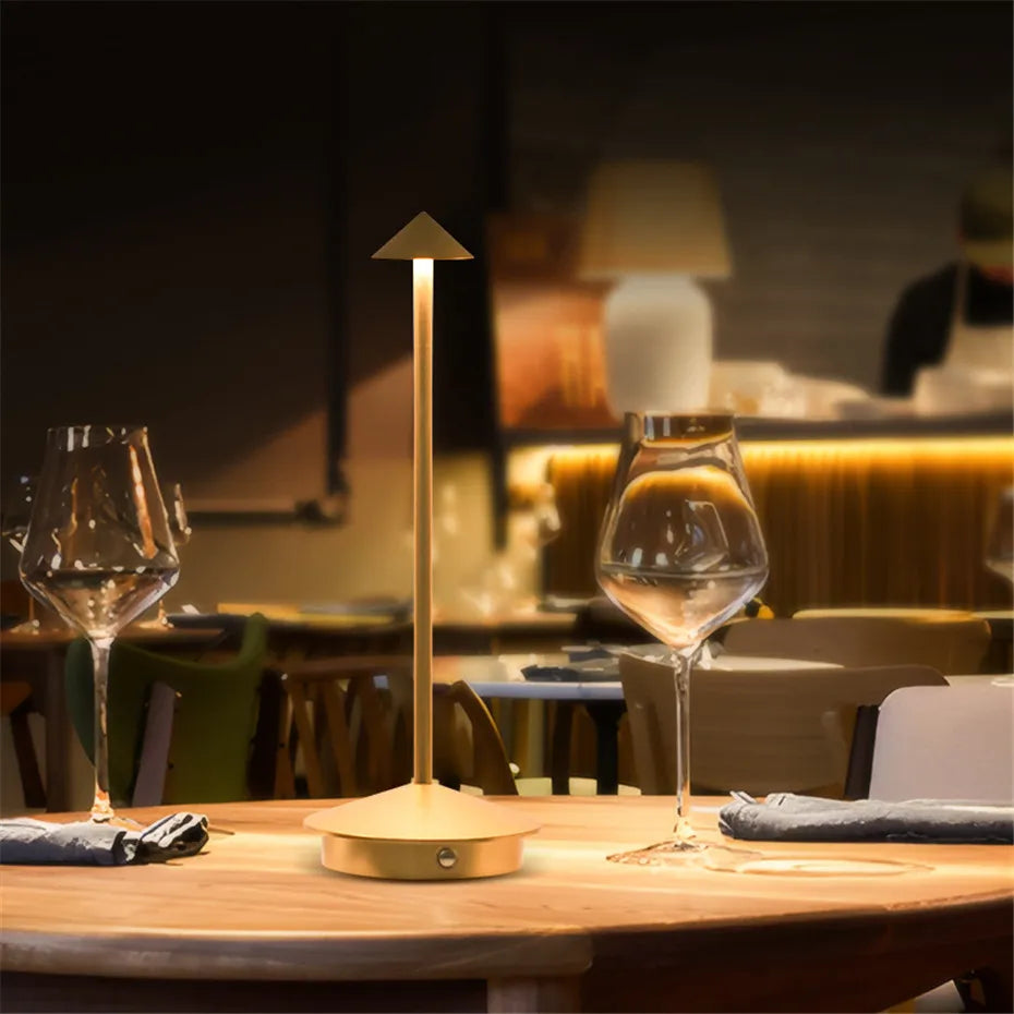 LightGleam | Unik ledningsfri bordlampe