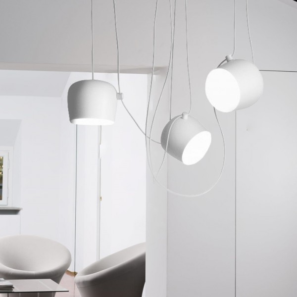 Moderne jerndesign, E27-sokkel, LED-kompatibel, semi-indbygget, metalskærm øverst/underst, 220-240V, 40W, CCC/CE-certificeret, sort/hvid